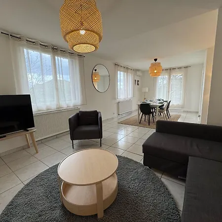 Holiday home Maison Terrasse Parking Stade-ldlc-eurexpo *