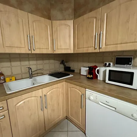 Maison Terrasse Parking Stade-ldlc-eurexpo Nyaraló